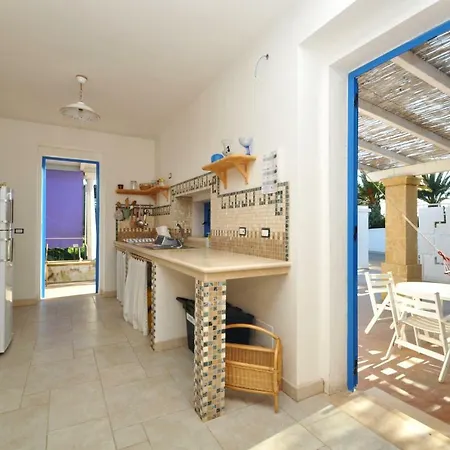 Villetta Blue Marine 2 * Torre Suda